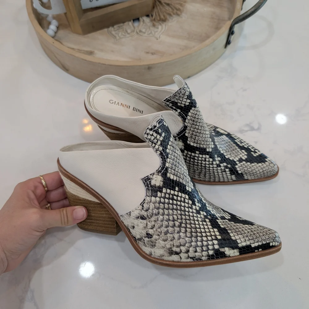 Gianni Bini Snake Print Women's Mules - Picture 2 of 7